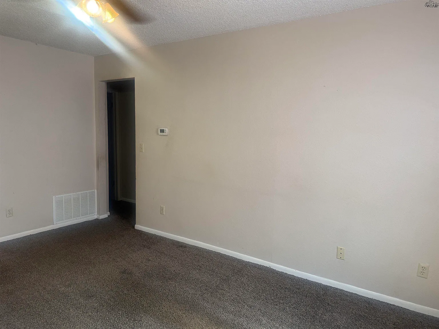 2 bed, 1.0 bath, 788 sqft, $1,300 — Photo 3