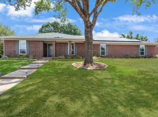 2802 Caprice Ave, Denison, TX 75020