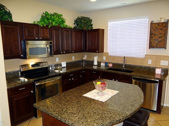 3rd image of 10372 W Los Gatos Dr