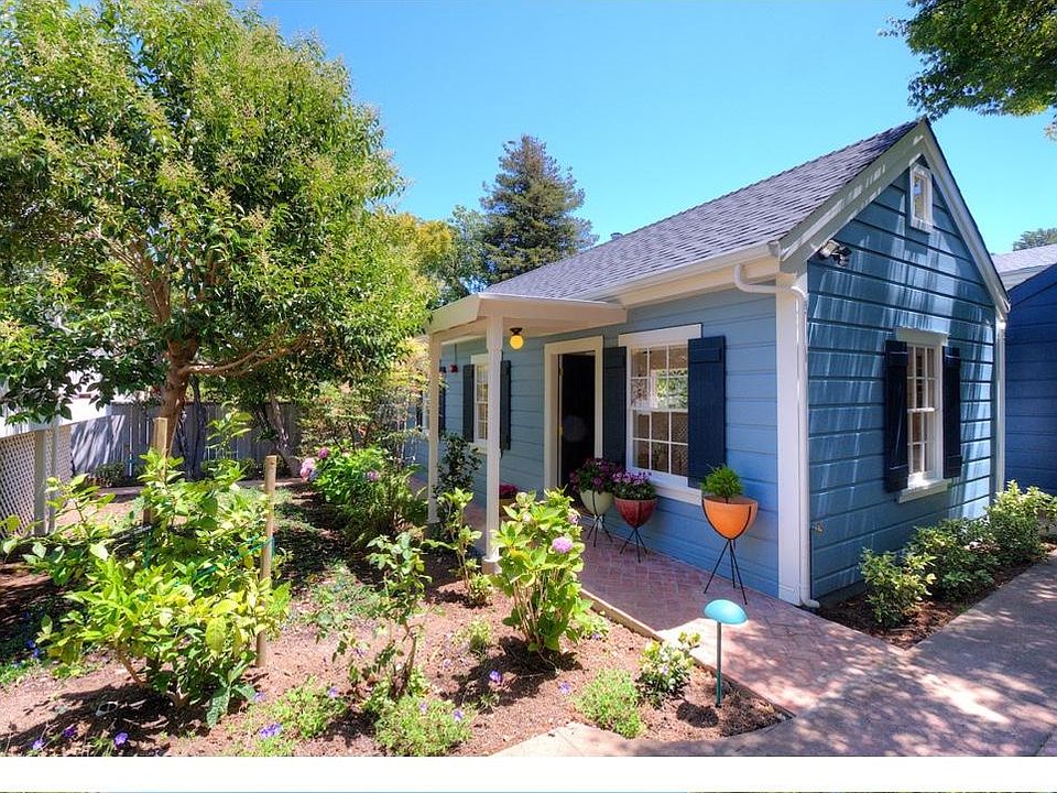 Please visit Www.sausalitocottage.com