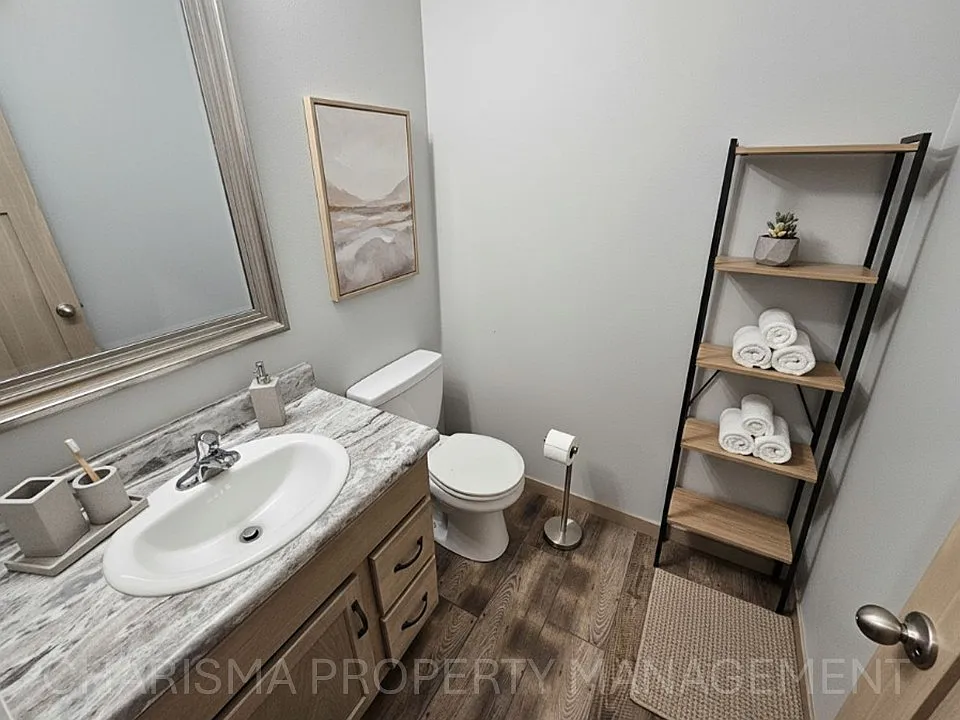 Tunis Drive Townhomes — Photo 3