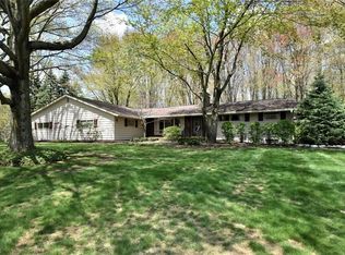 8370 Chagrin Mills Rd, Novelty, OH 44072
