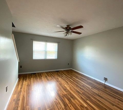 3rd image of 298 Bellford Ct