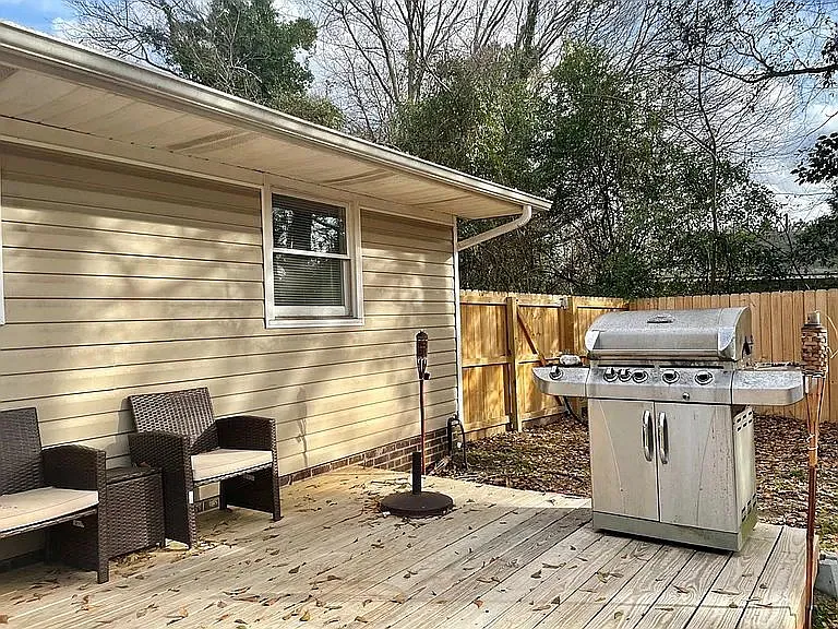 1252 Hastings Dr — Photo 7