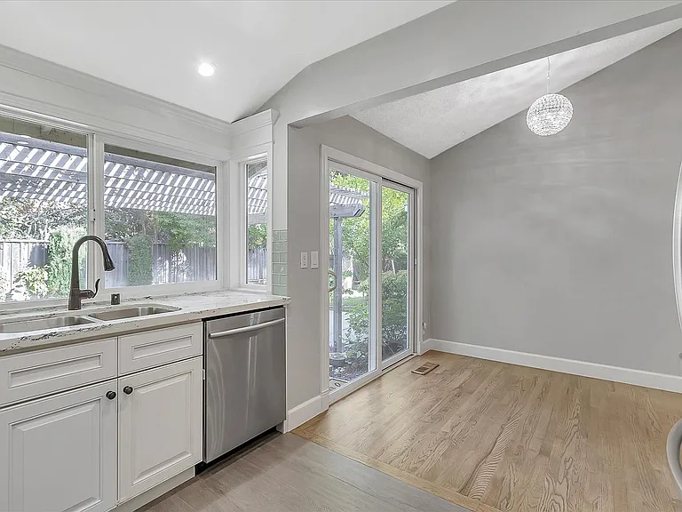 821 Figwood Ct — Photo 27