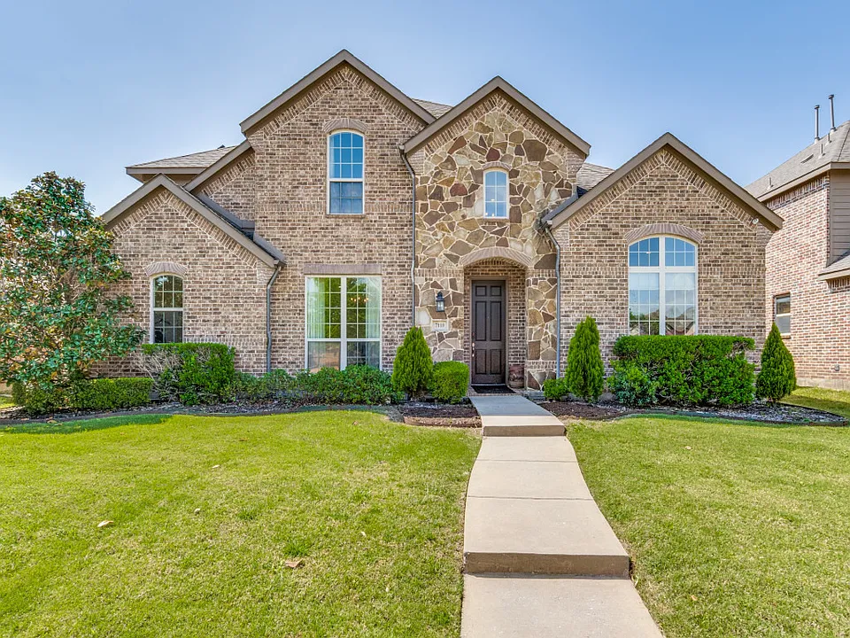 7110 Waterbury Dr