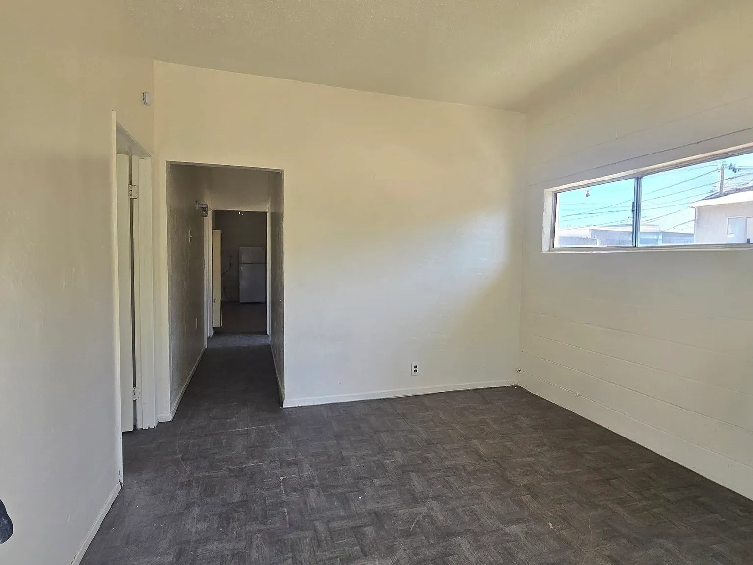 2 bed, 1000 sqft, $1,300 — Photo 2