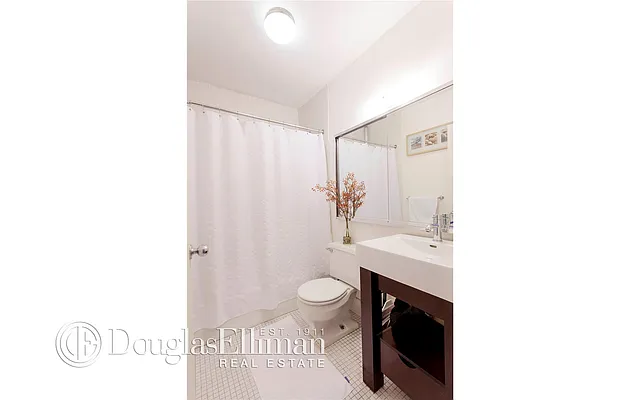 Sold by Douglas Elliman | media 14