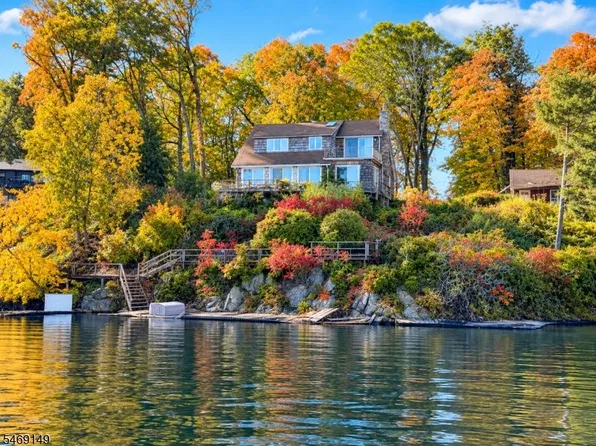 33 Oakdale Ave, Hopatcong Boro, NJ 07821