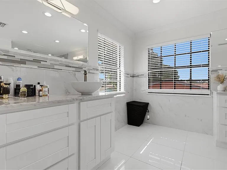 6611 N Hale Ave — Photo 24