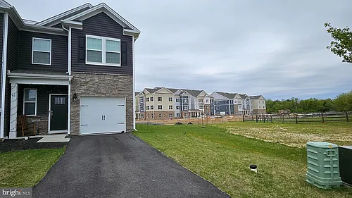 50 Peregrine Way Photo 1