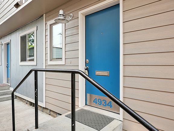3rd image of 4934 NE 32nd Pl
