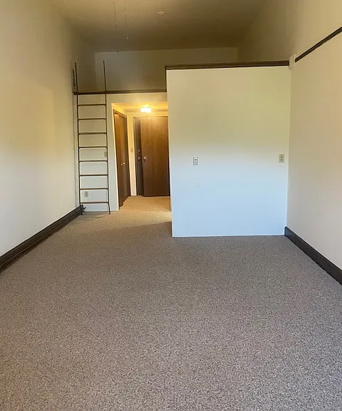 Central School — Photo 15