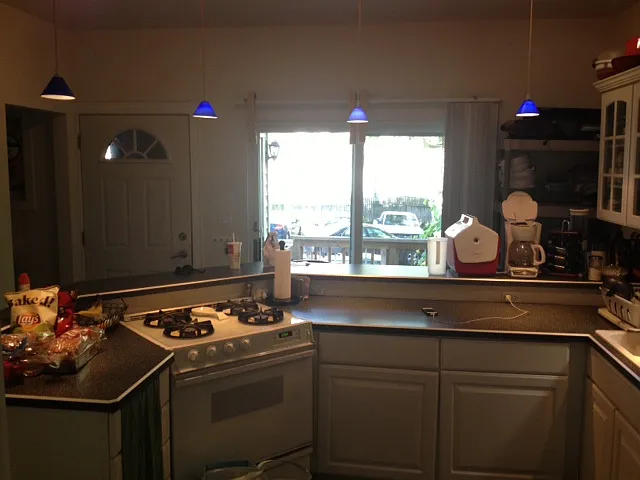 3 bed, 1.5 bath, 2000 sqft, $1,950 — Photo 4