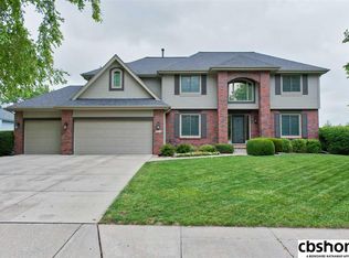 713 N Harrison St, Papillion, NE 68046