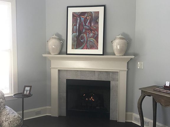 Fireplace (natural gas neighborhood!)