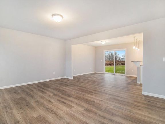 3rd image of 53571 Larne Dr