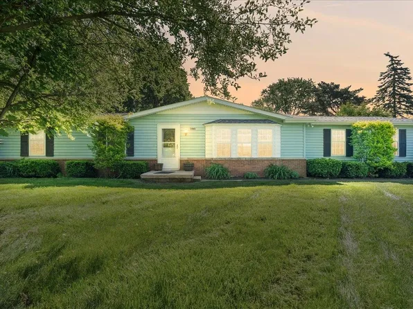2460 Clairmont Dr, Owosso, MI 48867