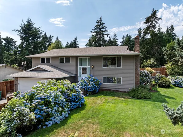 8510 University Point Circle NE, Bremerton, WA 98311