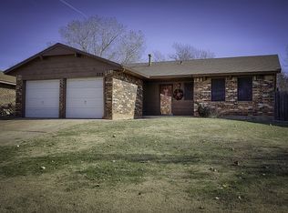 325 Robbin Cir, Noble, OK 73068