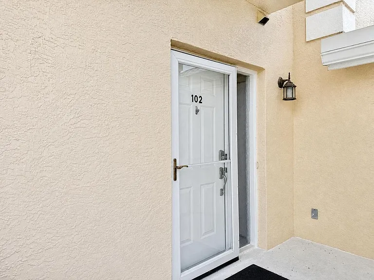 752 Wiggins Lake Dr #102 — Photo 23