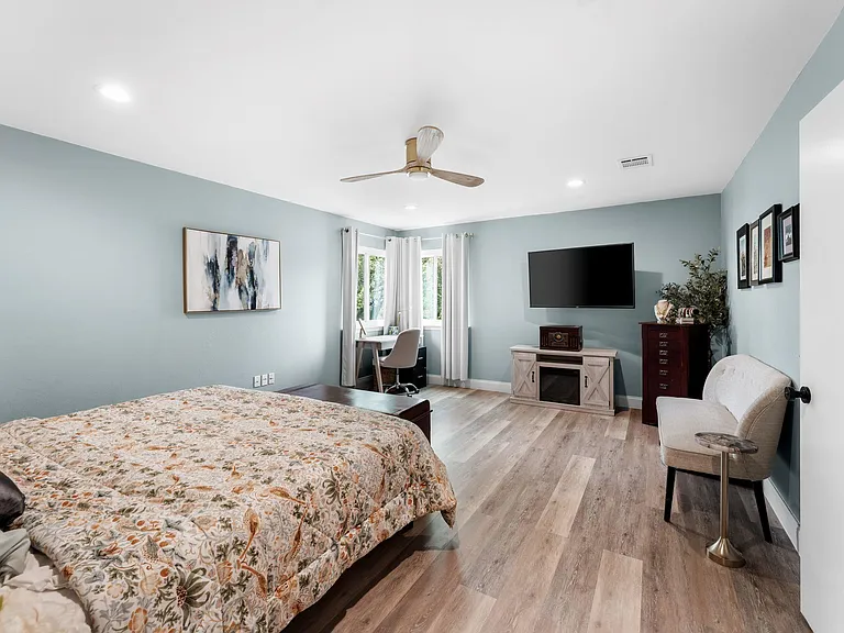 11600 Parkfield Dr — Photo 20