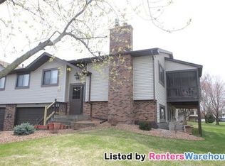 617 Donegal Cir, Shoreview, MN 55126