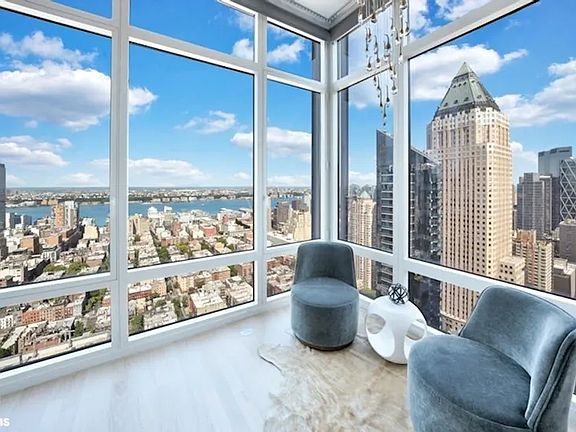3rd image of 247 W 46th St APT 4201