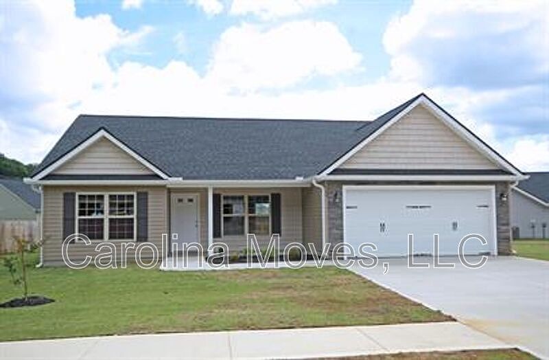 1st image of 105 Lockeland Park Dr