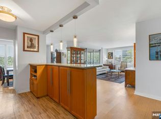 2100 Linwood Ave APT 3S, Fort Lee, NJ 07024
