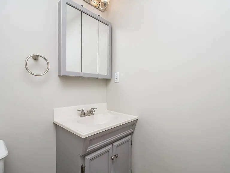 3261 Clapham Rd — Photo 17
