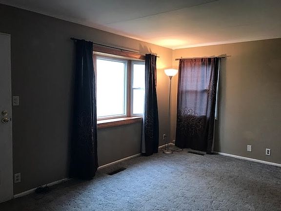 4th image of 3627 Whitcomb Ave