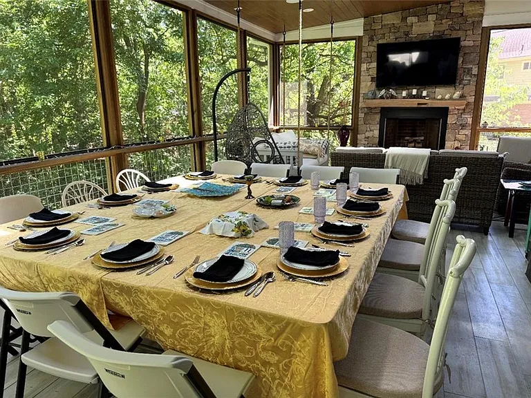 5177 Stratham Dr — Photo 32