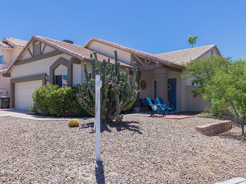 2nd image of 2103 E Helena Dr