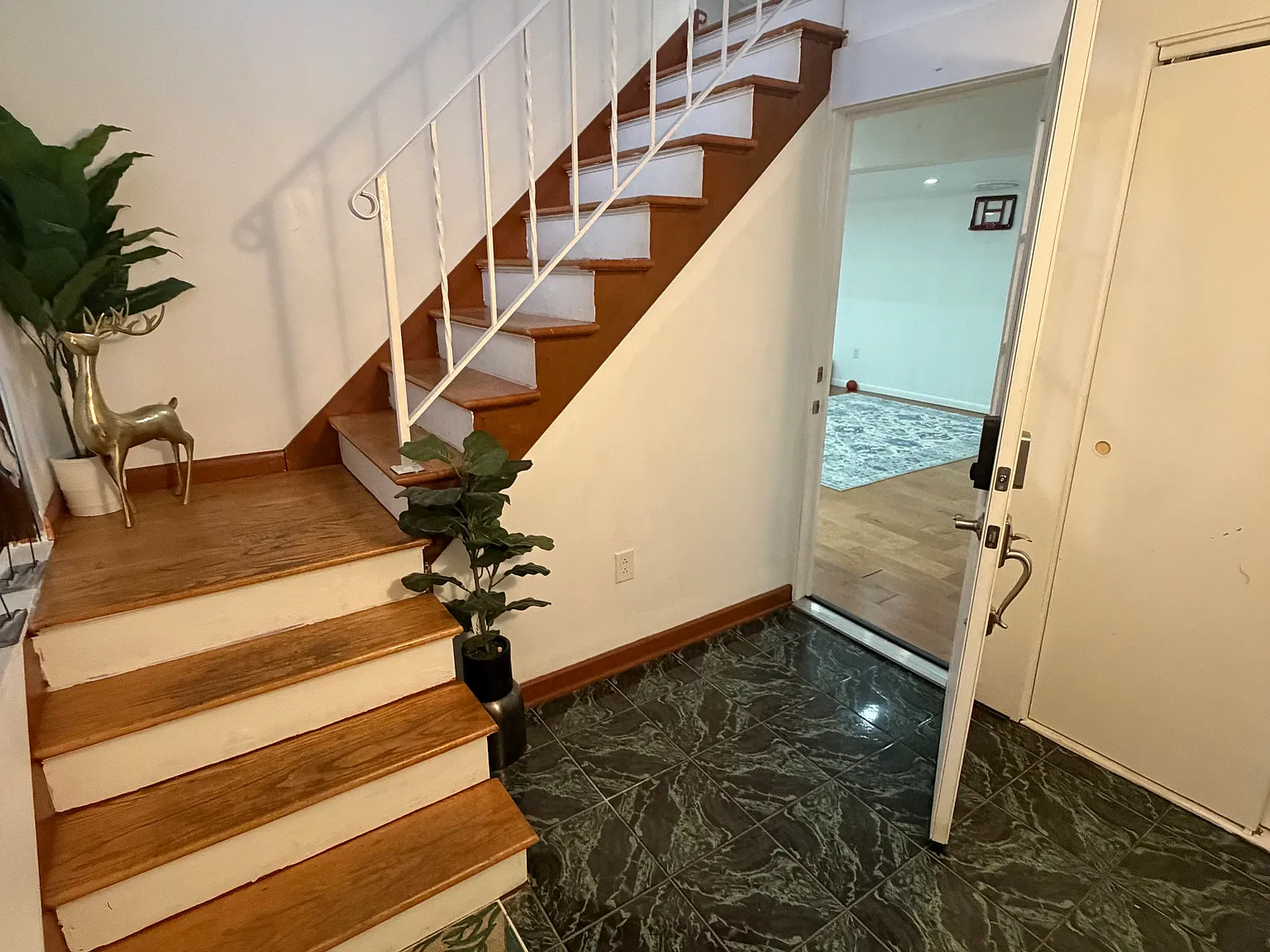 3 bed, 2269 sqft, $2,950 — Photo 4