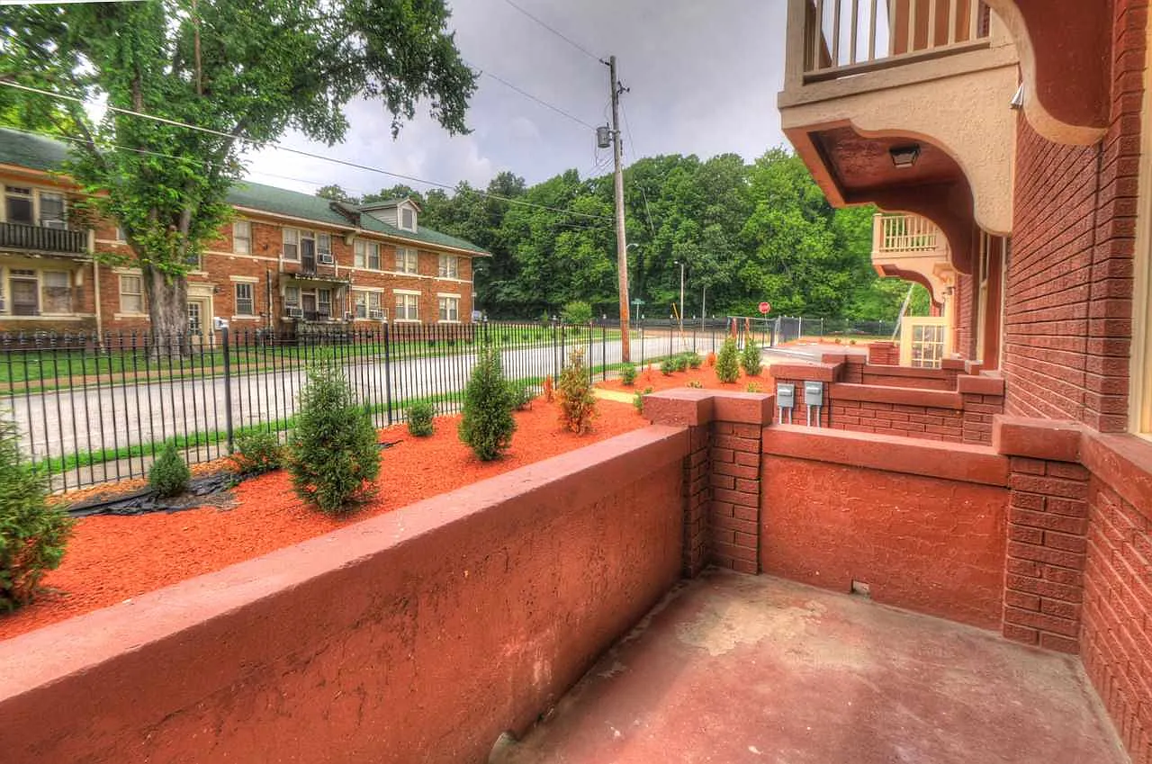 528 E Parkway North Avenue - Unit #9 — Photo 3