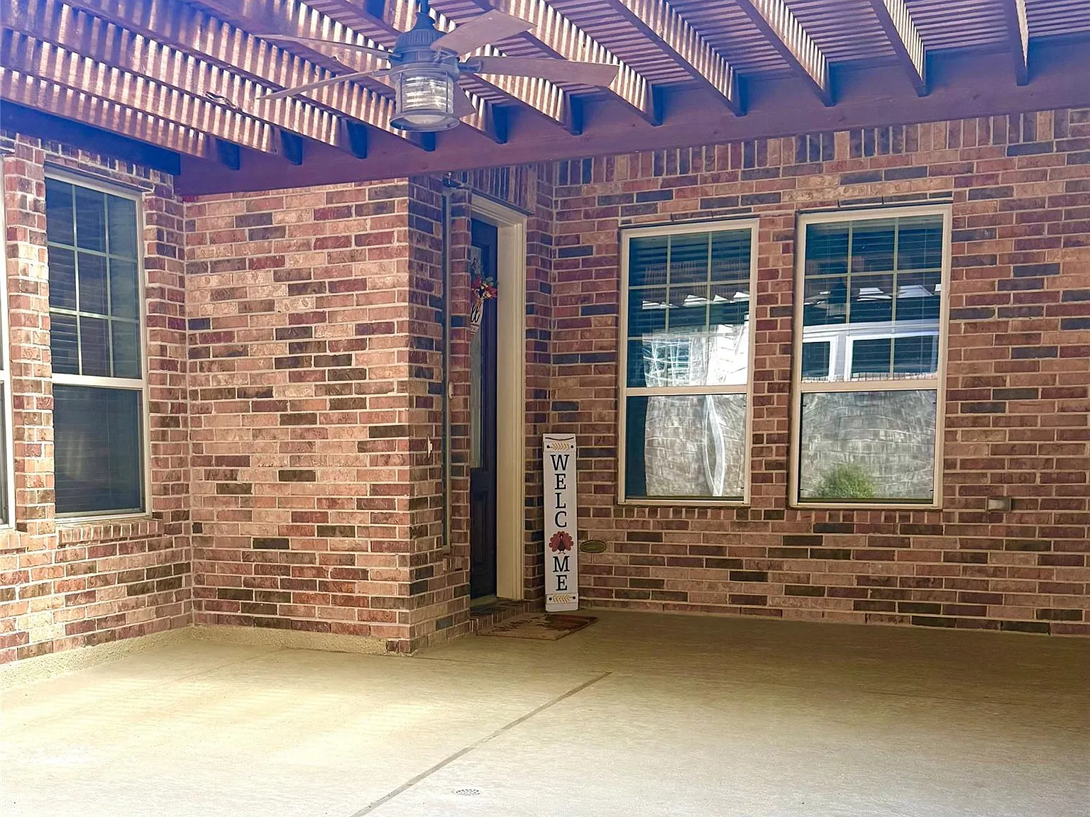 3 bed, 2.5 bath, 2554 sqft, $3,300 — Photo 4