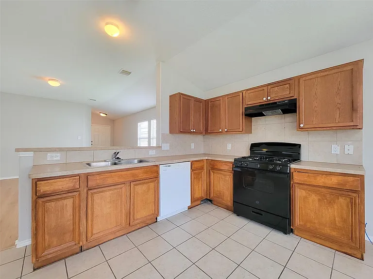 7438 Fox Knoll Ln — Photo 13