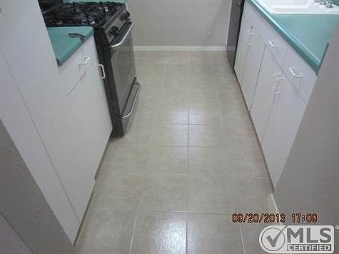 4th image of 805 Rosewood Hills Dr