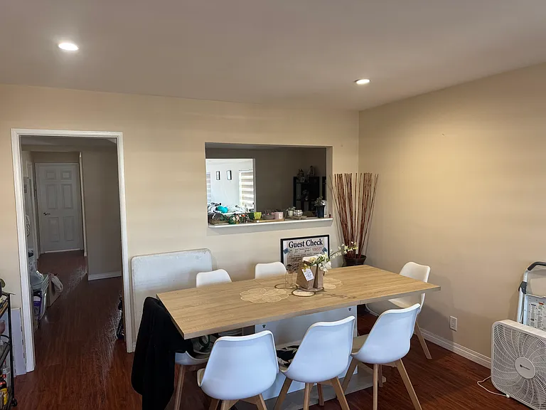 17011 S Berendo Ave — Photo 3