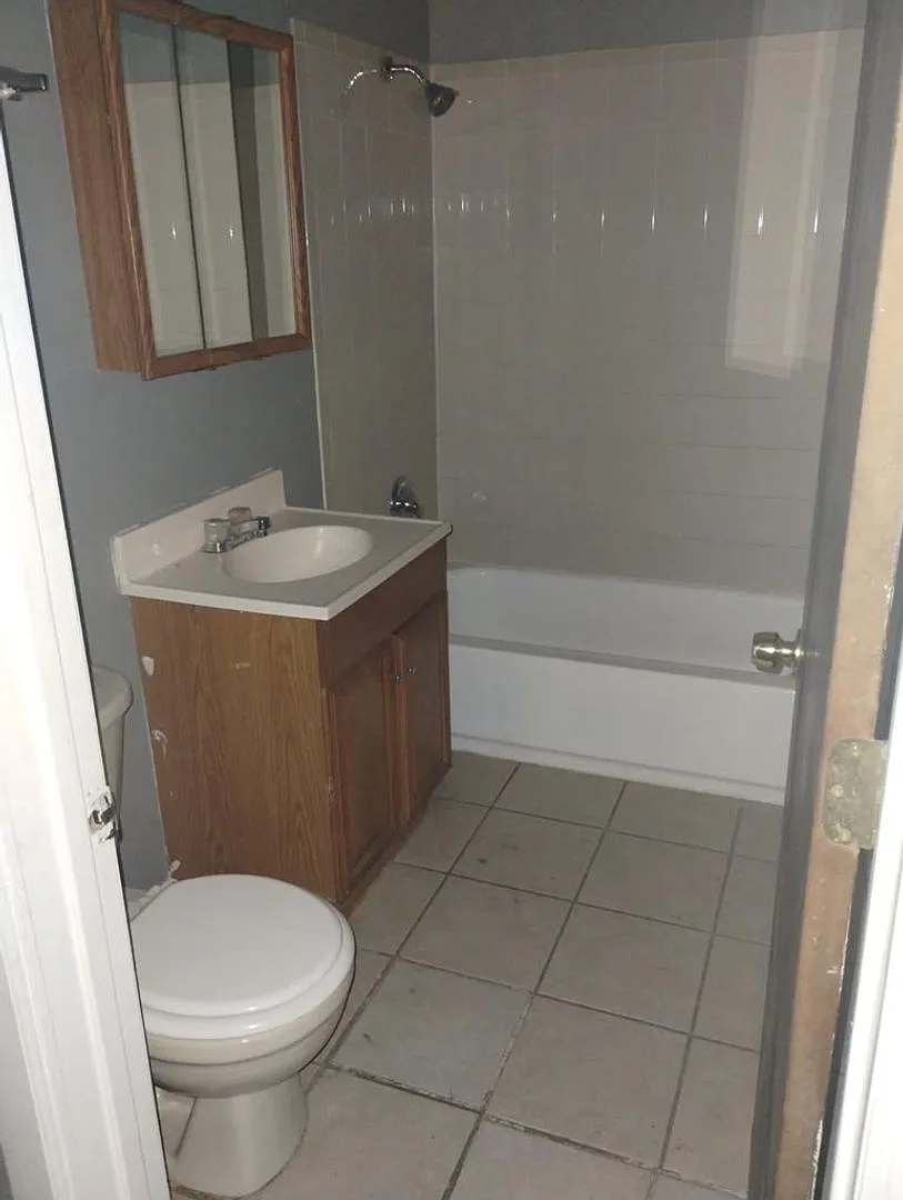 Justine Apartments — Photo 4