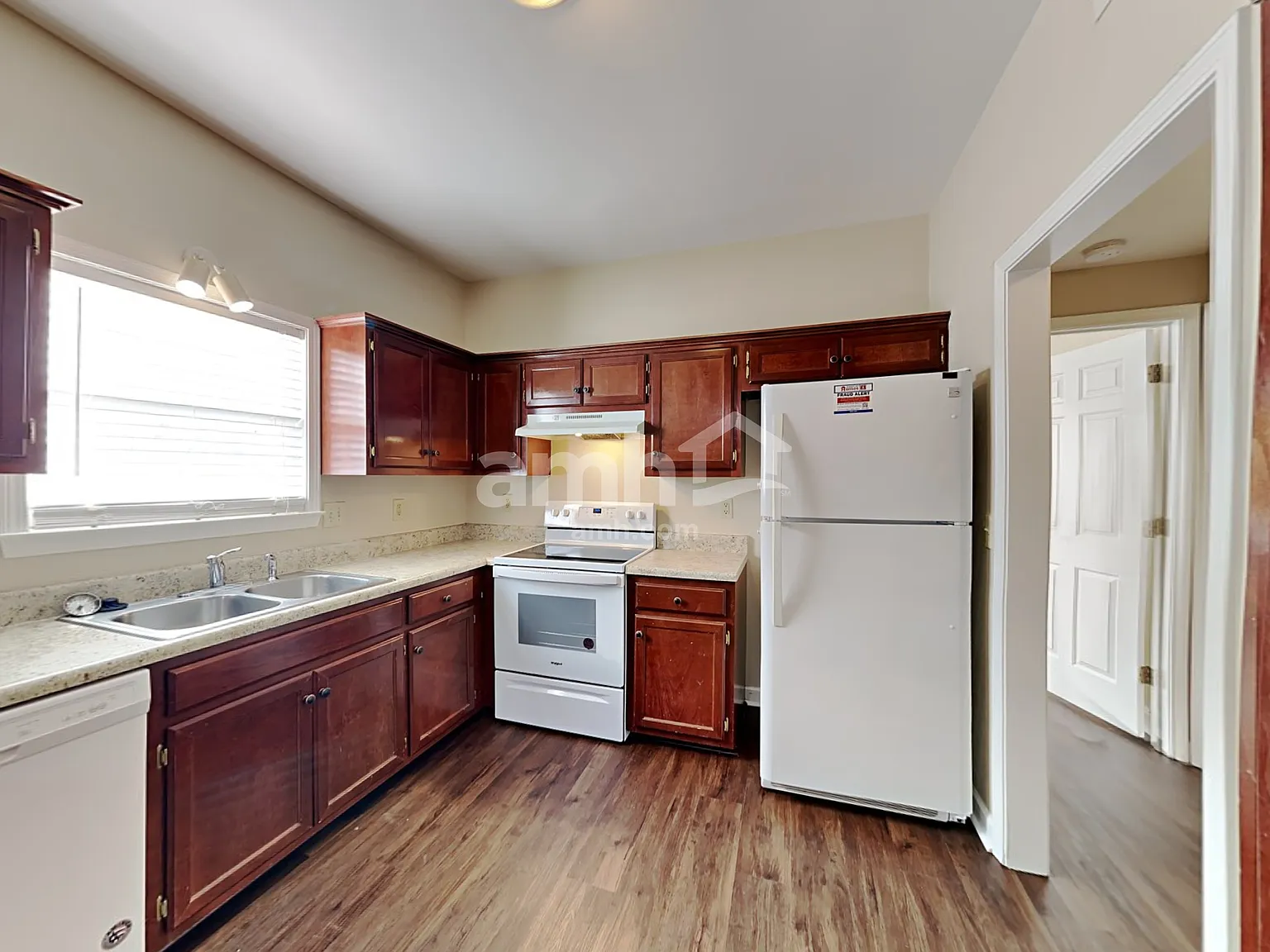 3 bed, 2.5 bath, 1908 sqft, $2,585 — Photo 3