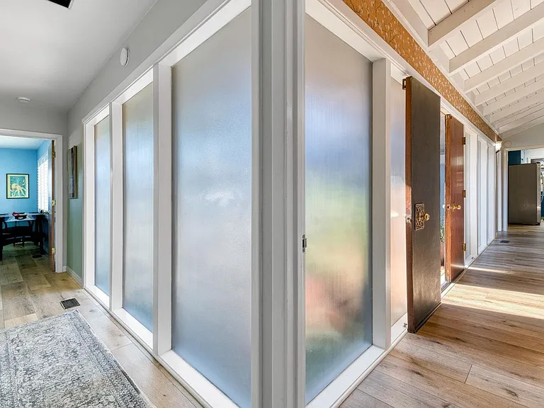 10 Capri Ct — Photo 12