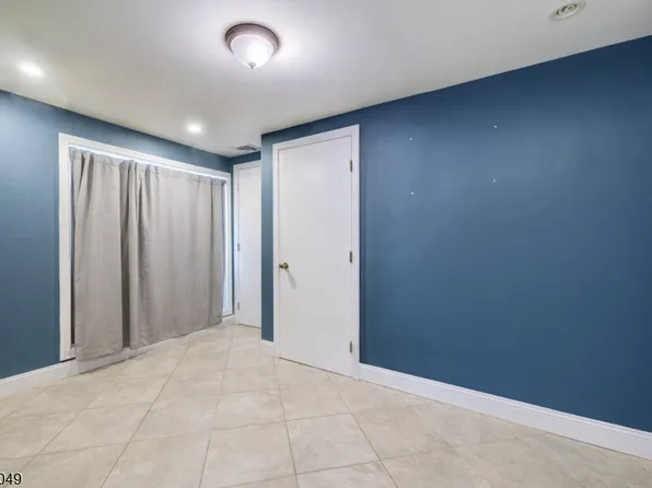 243 Main St #Main, New Milford Boro, NJ 07646