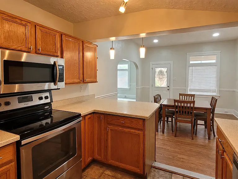 1018 E Linden Ave — Photo 4