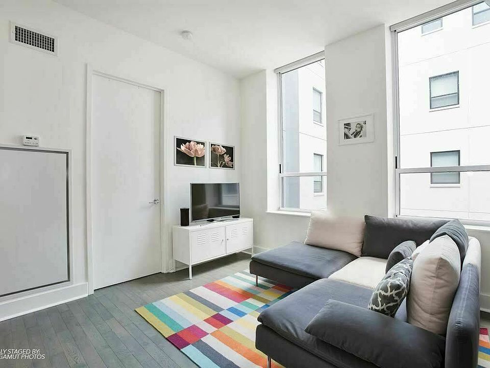1st image of 416 W 52nd St #308