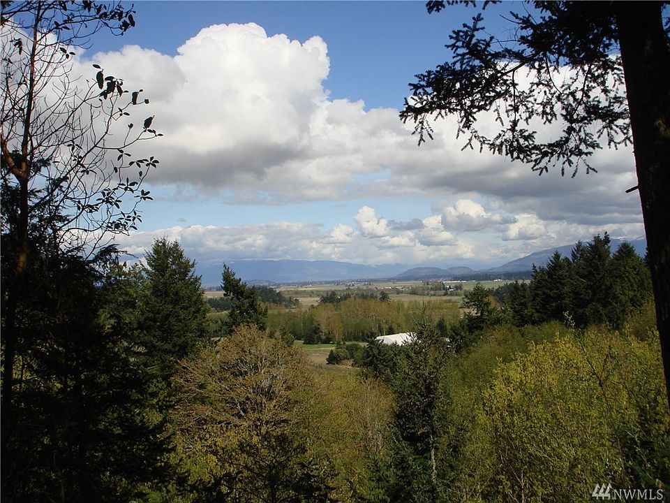 1st image of 7 Eagles Nest Dr