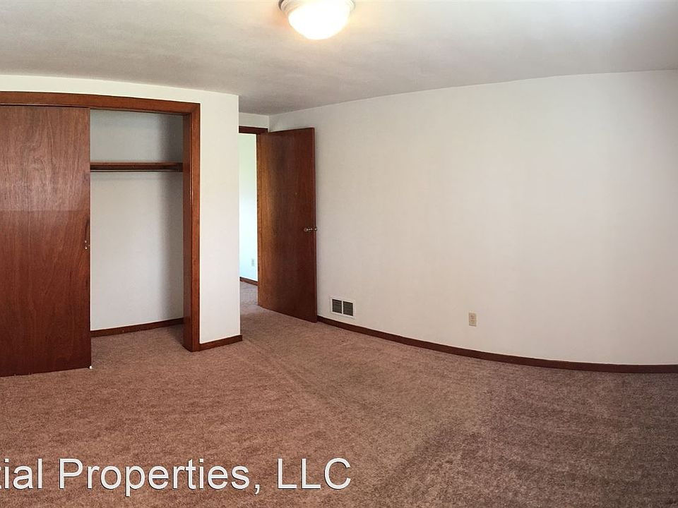 1st image of 235 Manhattan Ave #1