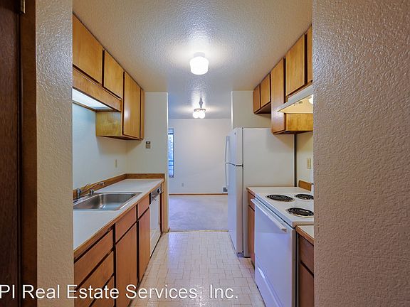 3rd image of 13635 NE 8th St #203