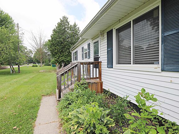 3rd image of 1409 Coutant St